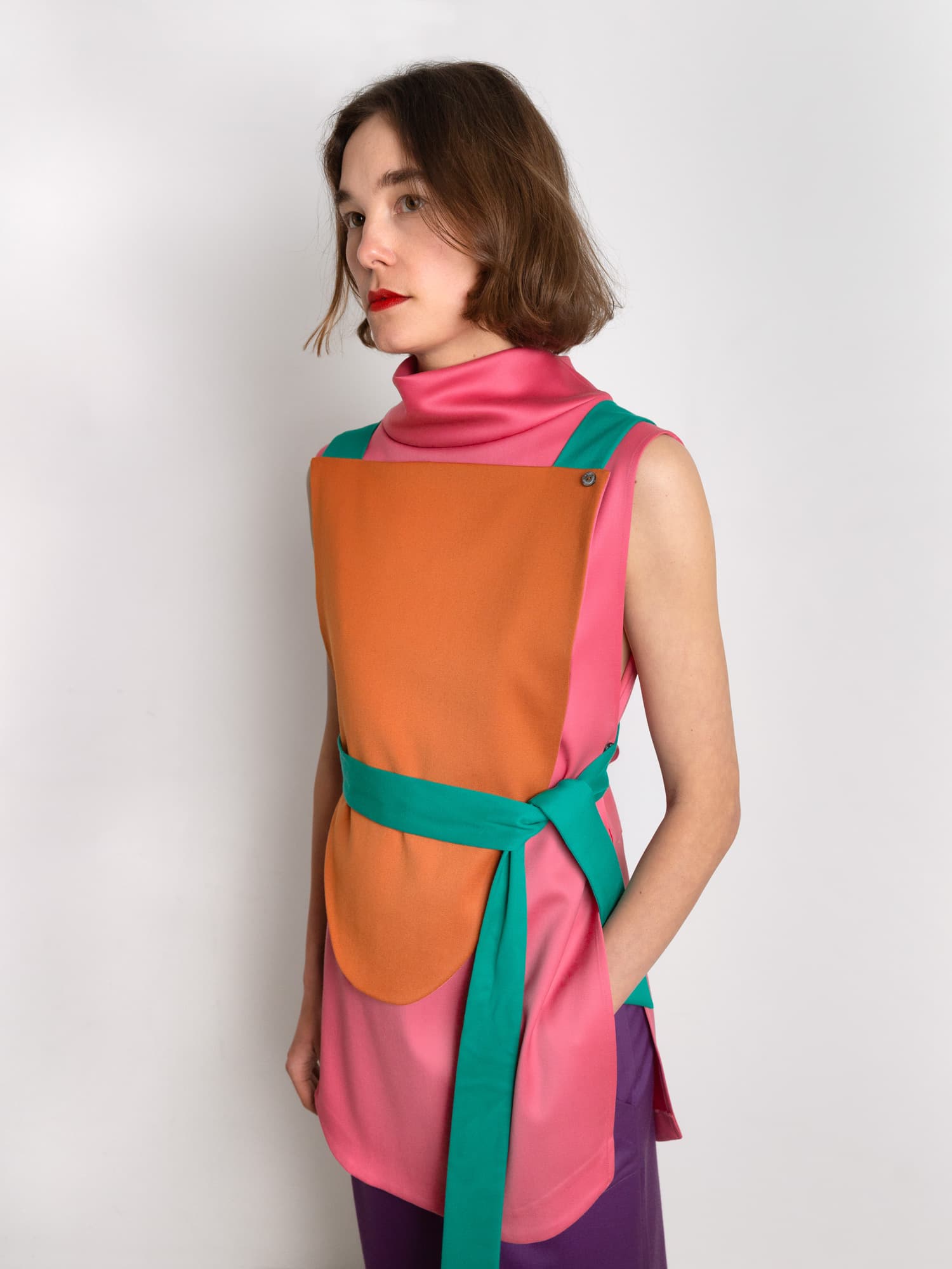 Lora (cognac/smaragd) mit Weste Colette